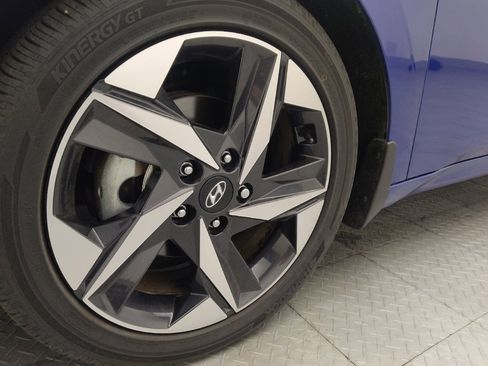 Used 2023 Hyundai Elantra Limited FWD image 31