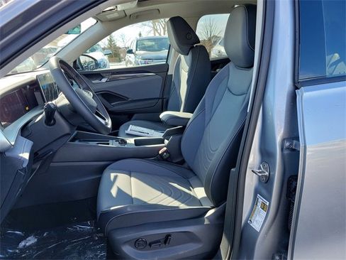 New 2026 Volkswagen Tiguan SE image 19