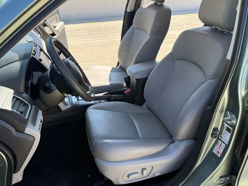Used 2016 Subaru Forester 2.5i Limited AWD/4WD image 11