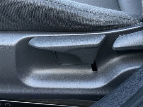 Used 2025 Toyota Corolla LE image 24