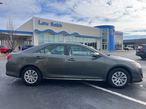 Used 2012 Toyota Camry LE image 5