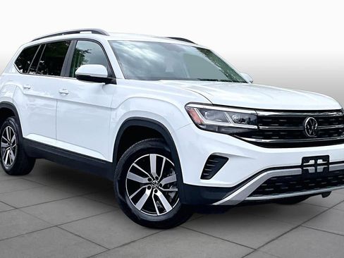 Used 2023 Volkswagen Atlas SE image 3