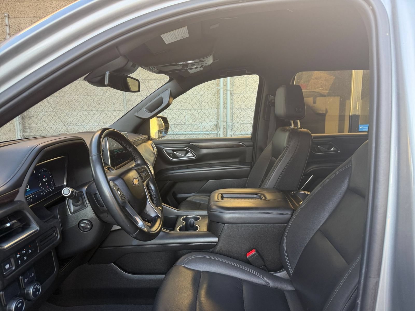 Used 2024 Chevrolet Tahoe LT w/ Luxury Package RWD image 28