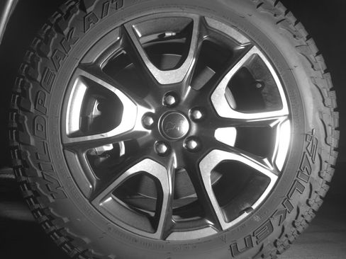 Used 2025 Jeep Compass Trailhawk image 12