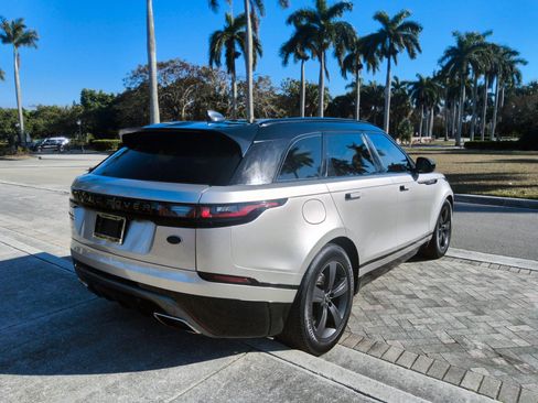 Used 2020 Land Rover Range Rover Velar R-Dynamic S image 18