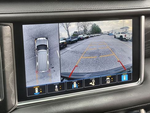 Used 2021 GMC Yukon Denali w/ Denali Premium Package image 15