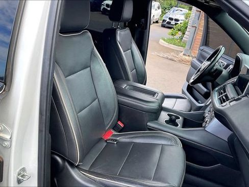 Used 2021 GMC Yukon SLT w/ SLT Luxury Package AWD/4WD image 7