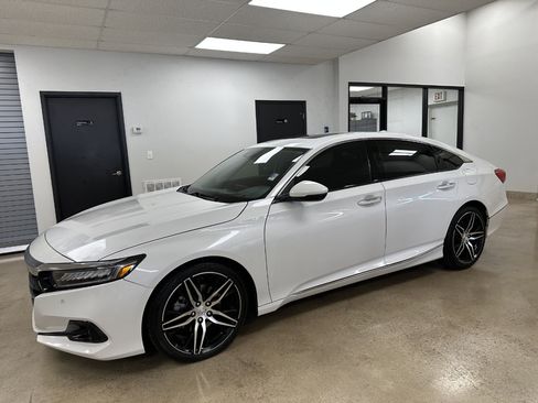 Used 2021 Honda Accord Touring image 6