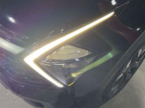 Used 2023 Kia Sportage X-Line w/ X-Line Premium Package image 7