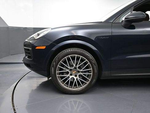 Certified 2023 Porsche Cayenne Platinum Edition AWD/4WD image 12