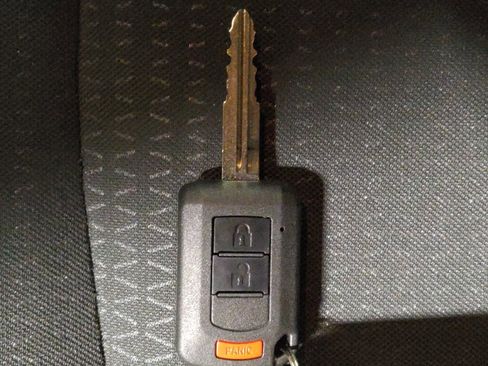 Used 2020 Mitsubishi Mirage ES image 32