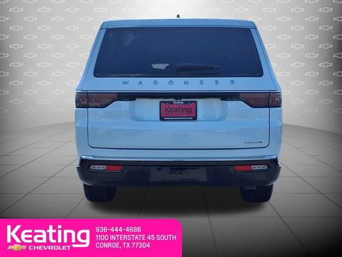 Used 2024 Jeep Wagoneer L Series III w/ Flexible Seating Group AWD/4WD image 7