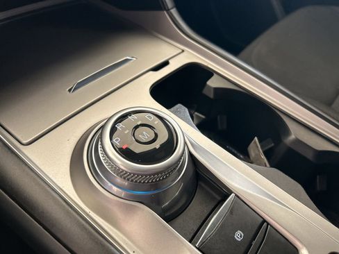 Used 2020 Ford Explorer XLT image 8