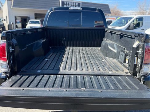 Used 2021 Toyota Tacoma TRD Sport w/ Technology Package AWD/4WD image 17
