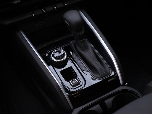 Used 2024 Chevrolet Colorado Trail Boss w/ Technology Package image 11