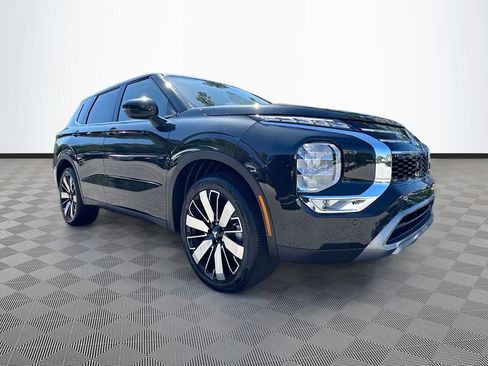 Used 2025 Mitsubishi Outlander SE FWD image 4