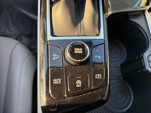 Used 2025 Kia Sportage EX image 24