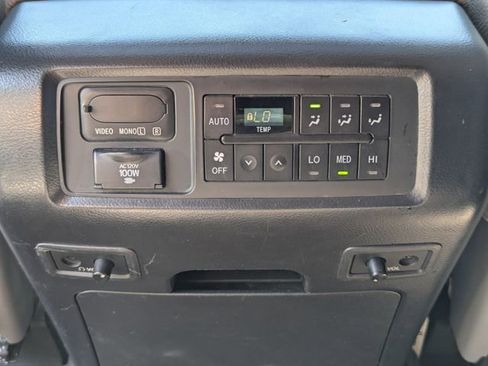 Used 2020 Toyota Sequoia Platinum AWD/4WD image 10