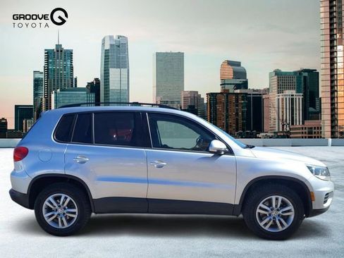 Used 2015 Volkswagen Tiguan S image 6