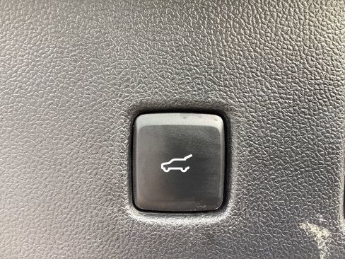 Used 2022 Ford Escape SEL w/ Technology Package AWD/4WD image 10