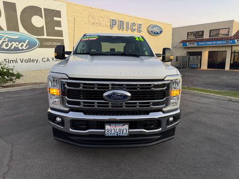 Used 2024 Ford F250 XLT image 2