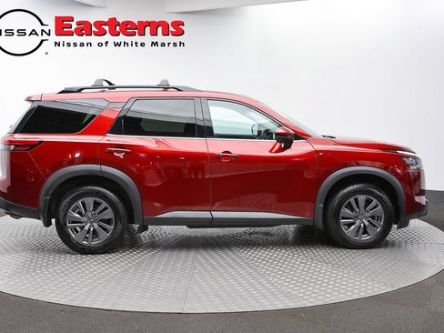 Used 2023 Nissan Pathfinder SV AWD/4WD image 3
