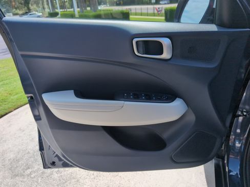 Used 2026 Hyundai Venue SEL FWD image 14
