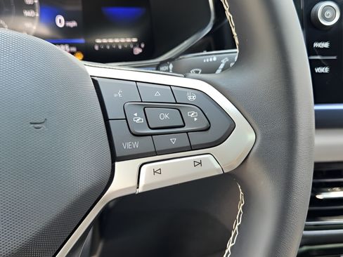 Certified 2023 Volkswagen Taos SE FWD image 23