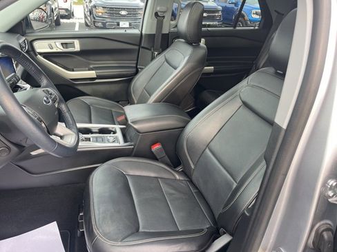 Used 2022 Ford Explorer Limited w/ Equipment Group 301A image 13