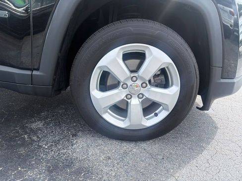 Used 2018 Jeep Compass Latitude w/ Popular Equipment Group FWD image 5
