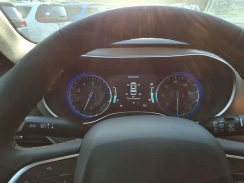 New 2026 Chrysler Pacifica Pinnacle image 16