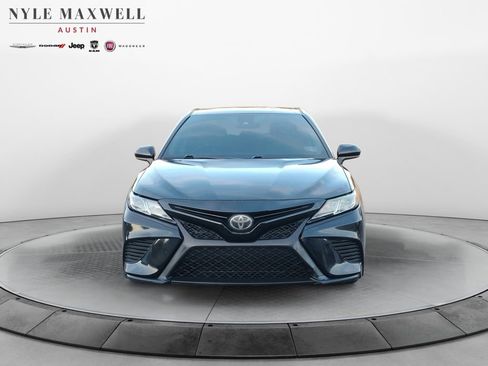 Used 2019 Toyota Camry L image 16