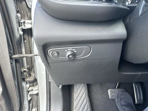 Used 2023 Buick Envision Preferred w/ Sport Touring Package image 28