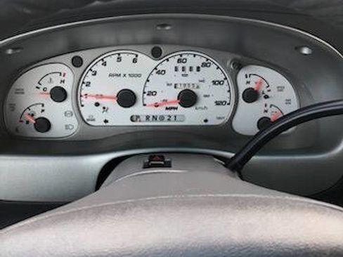 Used 2002 Ford Explorer Sport Trac 4x4 image 8