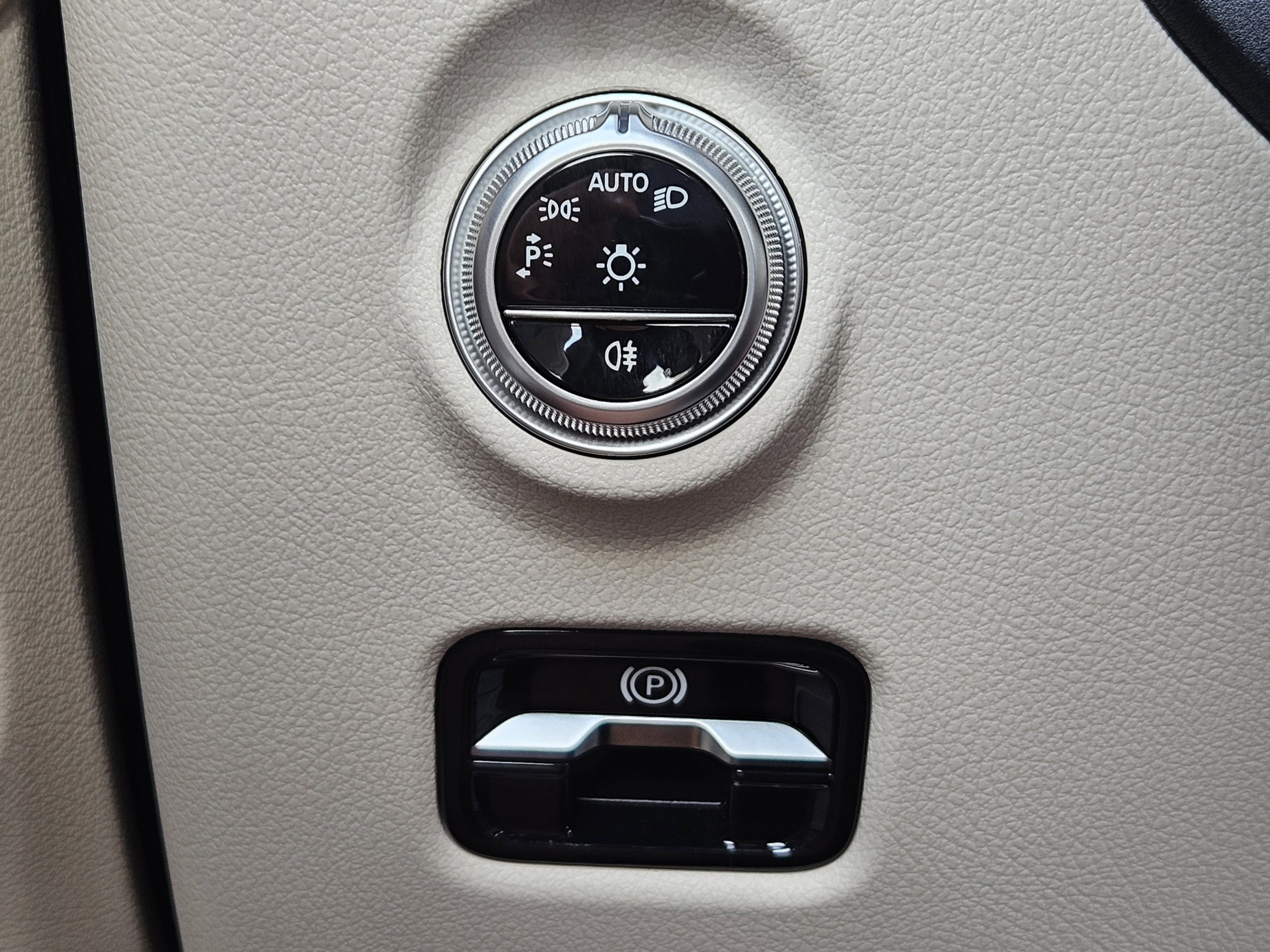 Used 2026 Mercedes-Benz CLE 300 4MATIC Coupe image 23