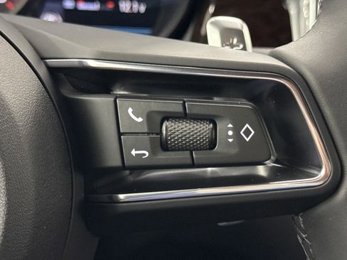 New 2025 Porsche Macan image 24