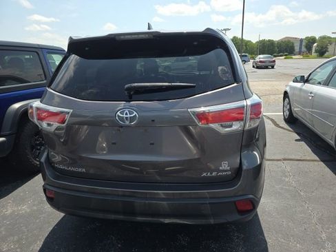 Used 2016 Toyota Highlander XLE AWD/4WD image 3