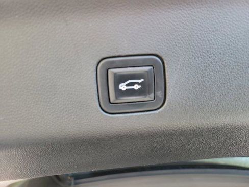 Used 2022 Chevrolet Tahoe Z71 w/ Off-Road Capability Package AWD/4WD image 10