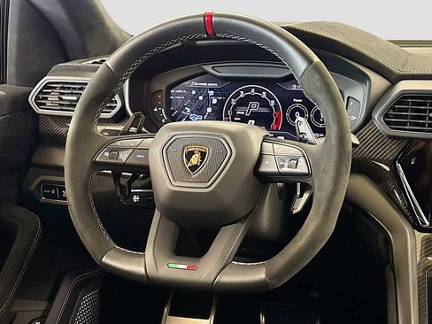 Used 2023 Lamborghini Urus Performante image 19