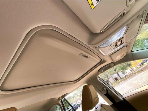 Used 2021 Toyota RAV4 XLE Premium image 24