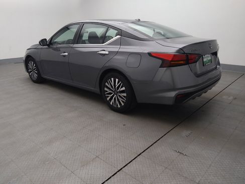 Used 2024 Nissan Altima 2.5 SV image 3