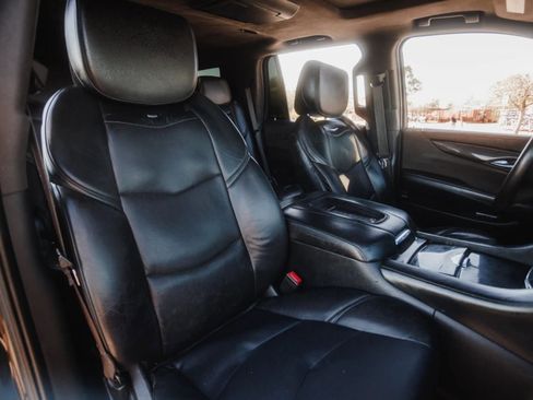 Used 2016 Cadillac Escalade Platinum image 38