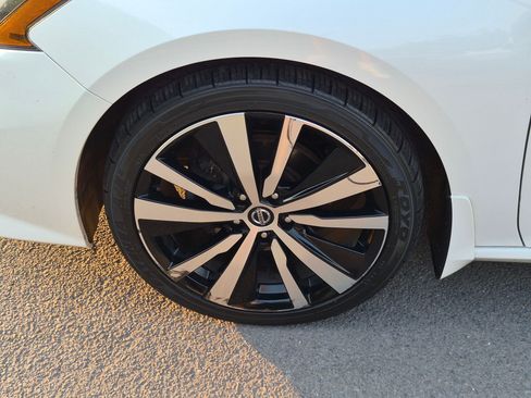 Used 2020 Nissan Altima 2.5 SR FWD image 13