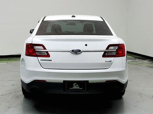 Used 2018 Ford Taurus SE image 6
