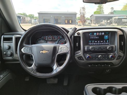 Used 2018 Chevrolet Silverado 1500 LT w/ All Star Edition AWD/4WD image 9