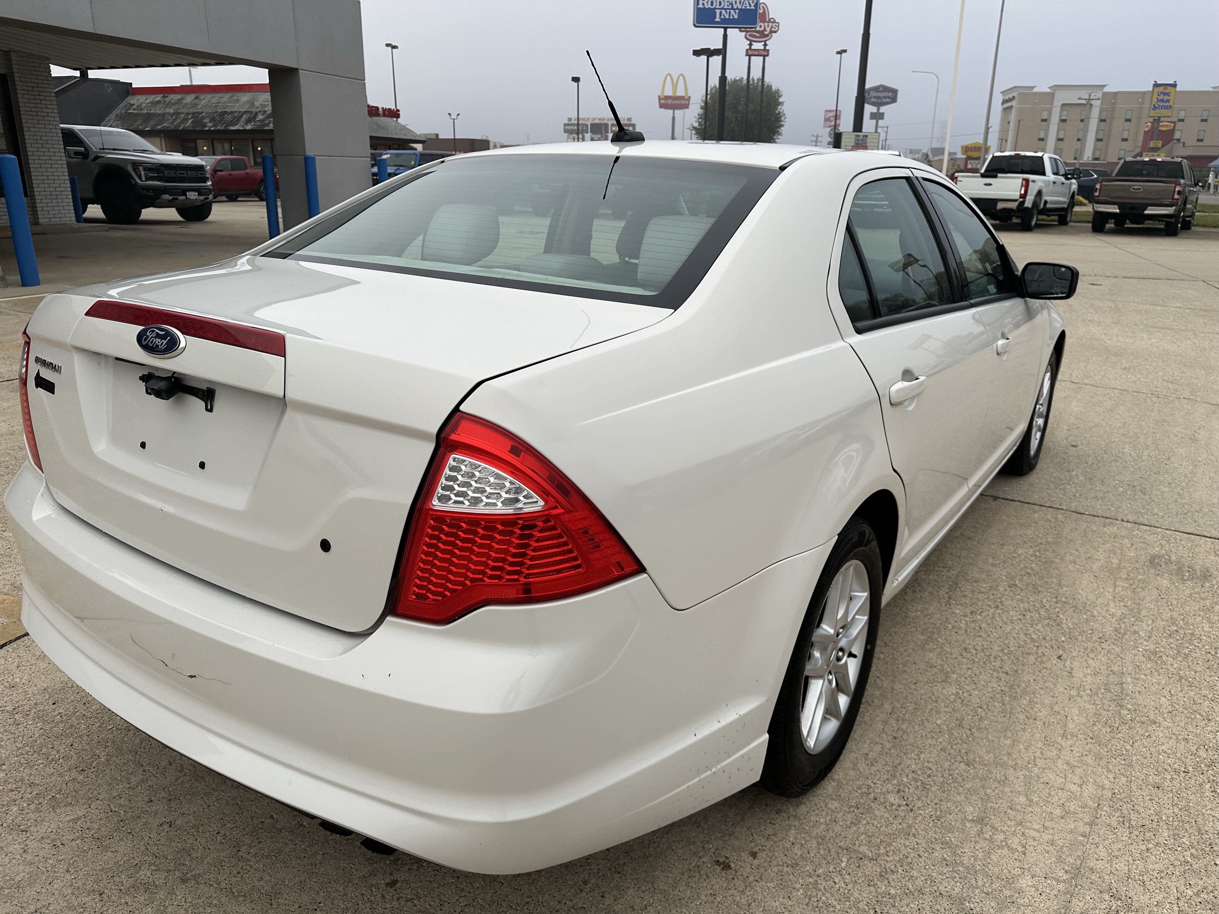 Used 2011 Ford Fusion S FWD image 2