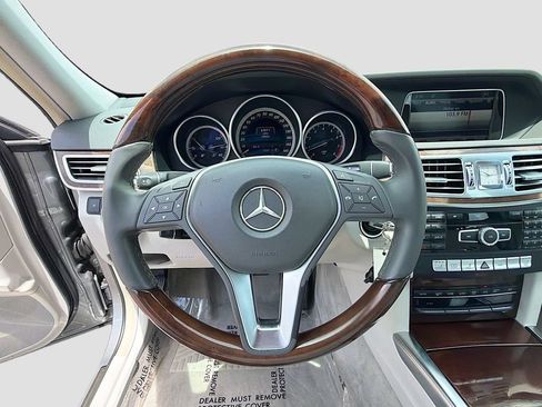 Used 2014 Mercedes-Benz E 350 4MATIC Sedan w/ Premium 1 Package image 37