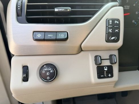 Used 2019 GMC Yukon Denali w/ Denali Ultimate Package RWD image 13