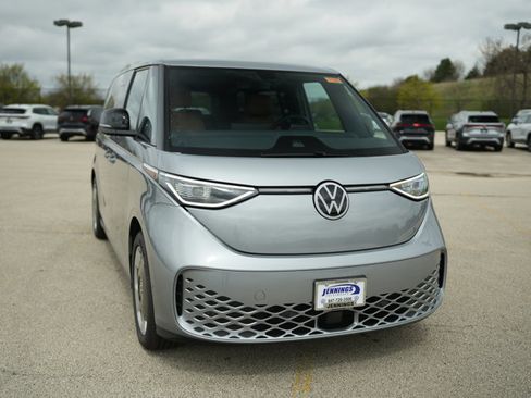 New 2025 Volkswagen ID. Buzz Pro S RWD image 2