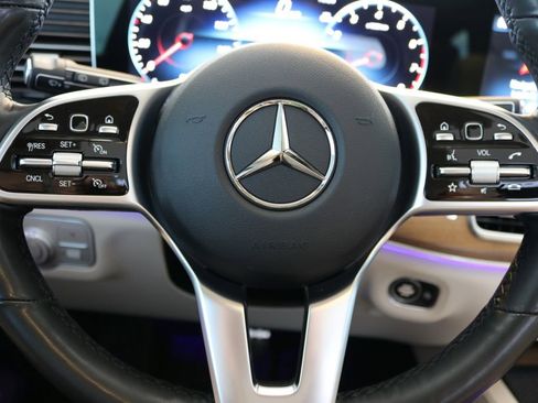 Used 2023 Mercedes-Benz GLS 450 4MATIC image 52